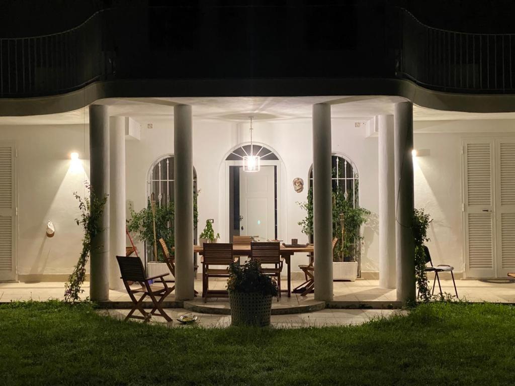 Casa Blanca B&B Latina Exterior foto