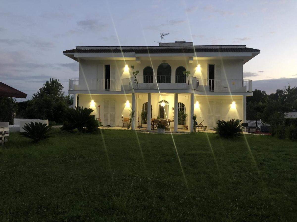 Casa Blanca B&B Latina Exterior foto